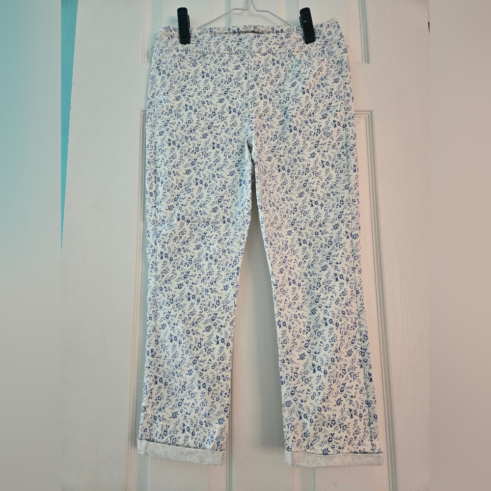 Mario Serrani Blue and White Floral Straight Leg Capri Jeggings